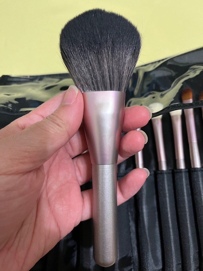 Make brush, Beauty & Personal Care, Face, Makeup on Carousell