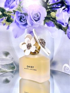 (Category: ) located in . Submitted by queenperfumecollection (Listing ID 1240215316, Image 1). Description: .