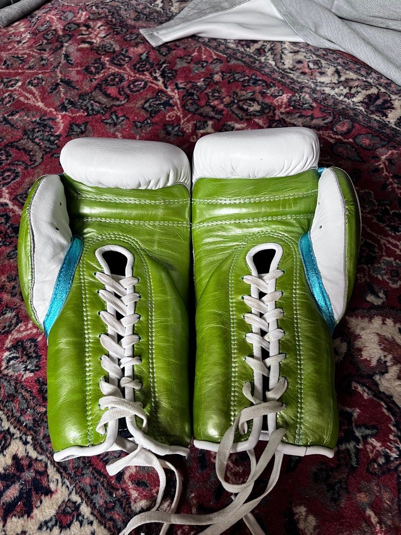 Mexican made New Sporting Gloves 12oz laced