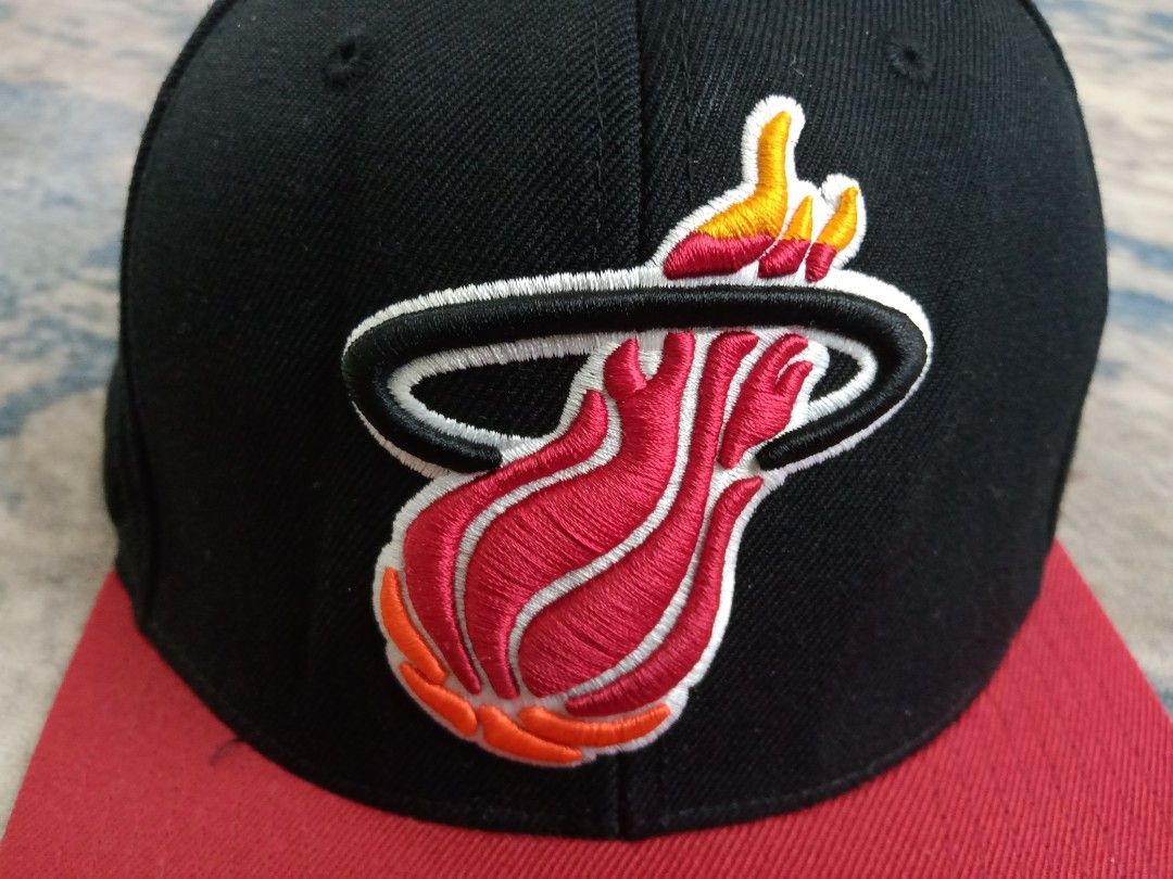 MITCHELL NESS MIAMI HEAT HARDWOOD CLASSIC NBA BASKETBALL SNAPBACK CAP HAT VINTAGE STYLE