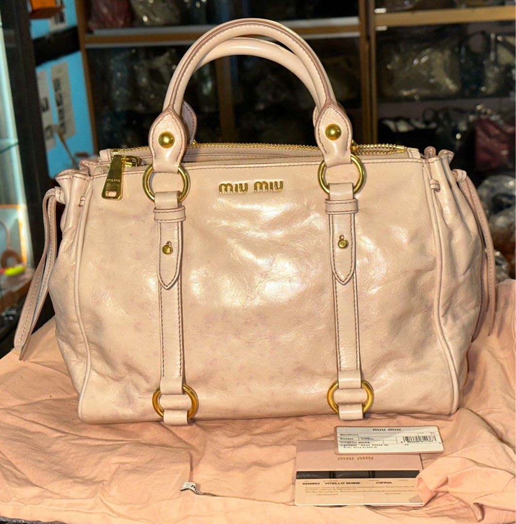 Review : Miu Miu Vitello Shine Shopping Bag + What's in my Bag