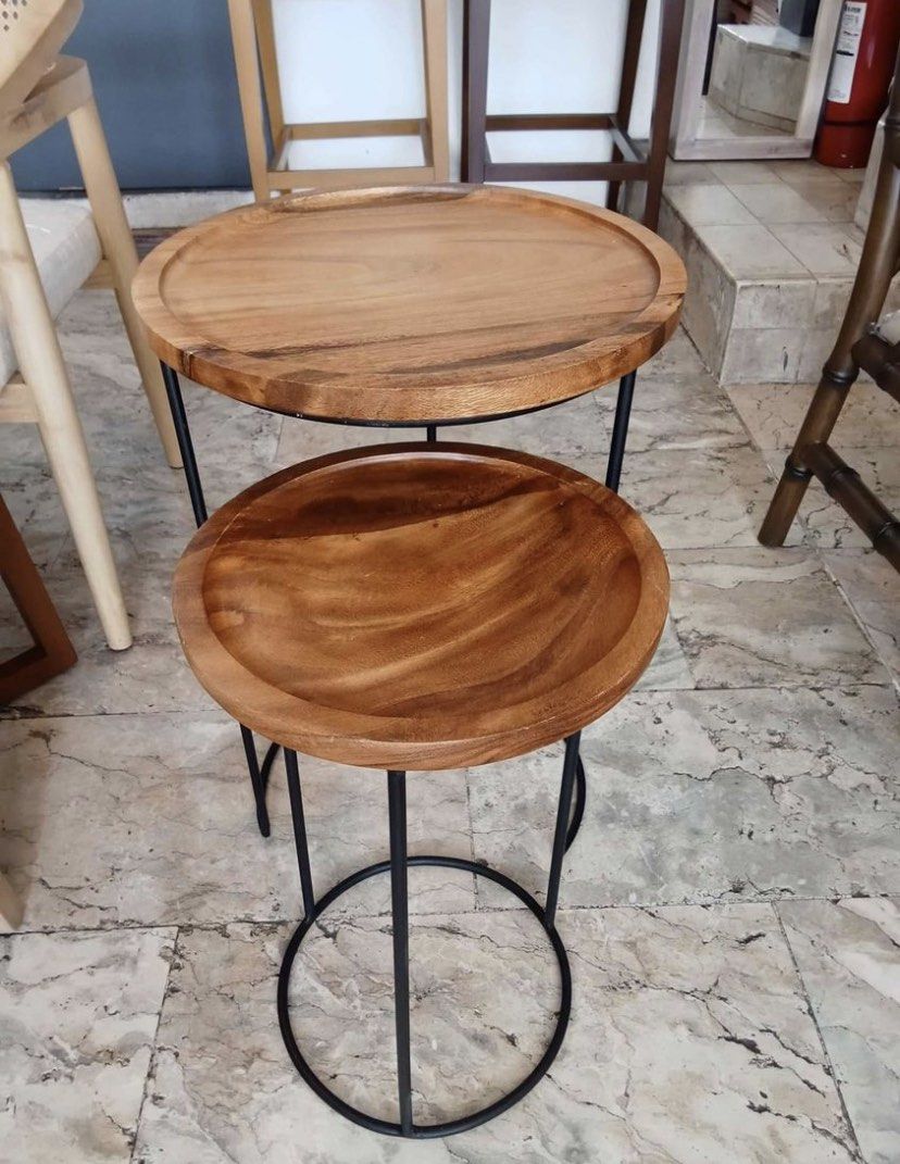 Nesting Round Coffee Table (Category: Tables & Sets) located in Pasay City. Submitted by peachypie021 (Listing ID 1240112910, Image 1). Description: SALE !! Large-D-16”x H-24” Small-D-12”x H-20” .