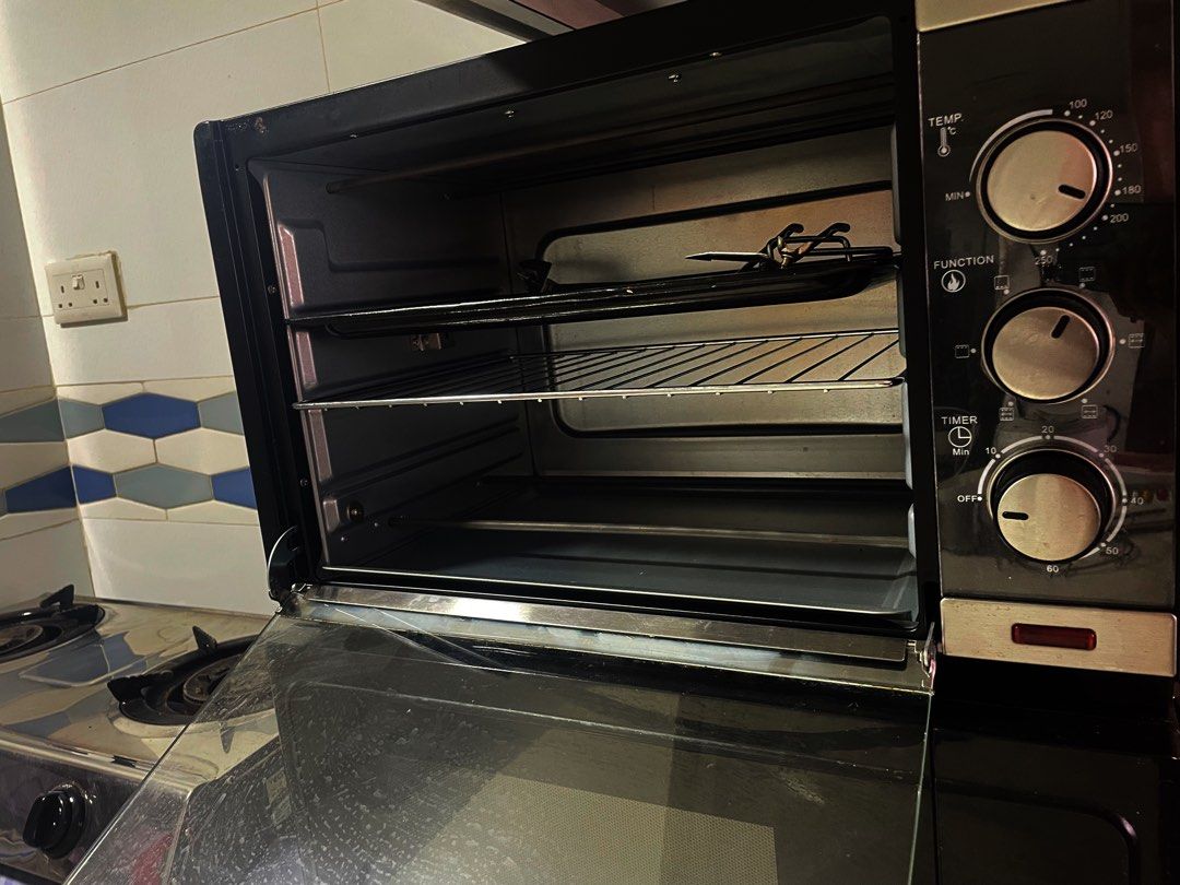 New oven, can bake cakes , can do grill chicken every thing, TV & Home
