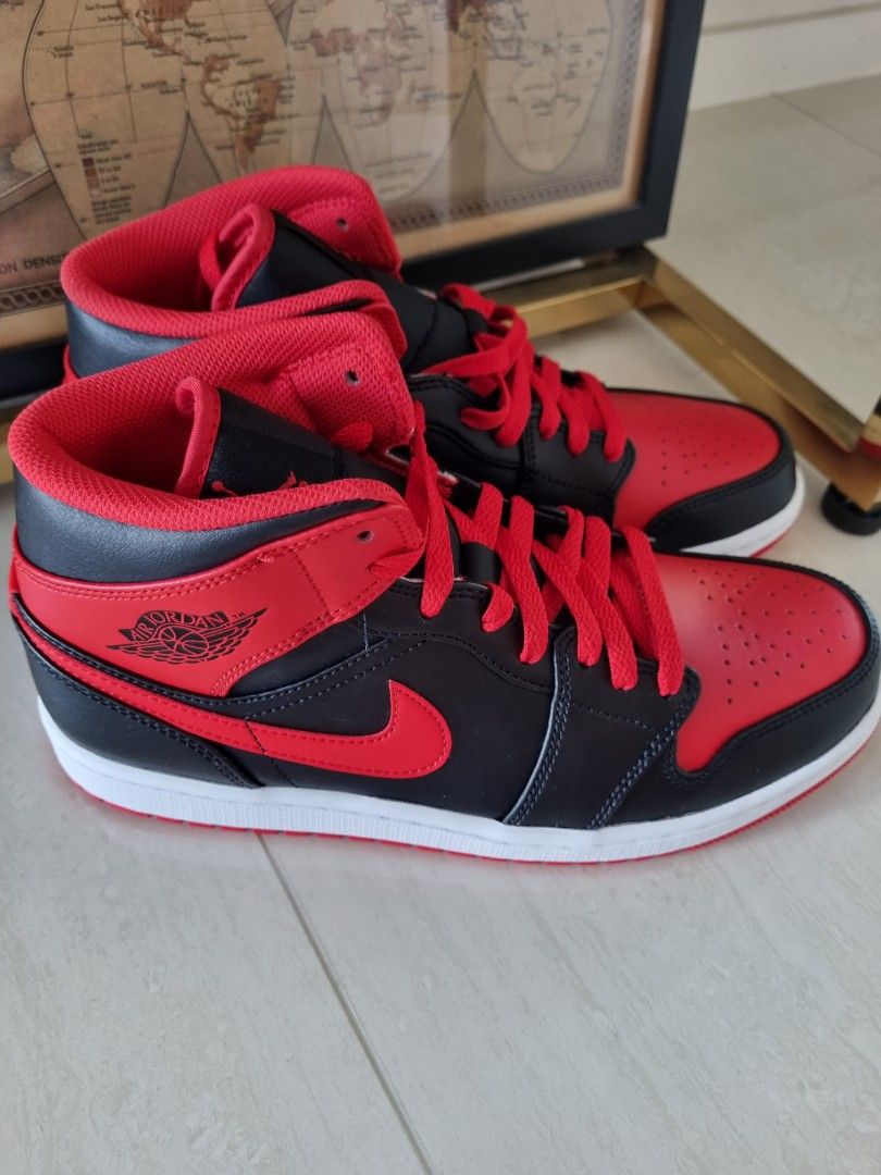 Nike air deals jordans mid