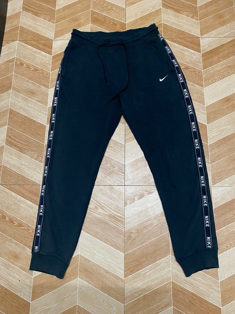 Nike tape jogger outlet