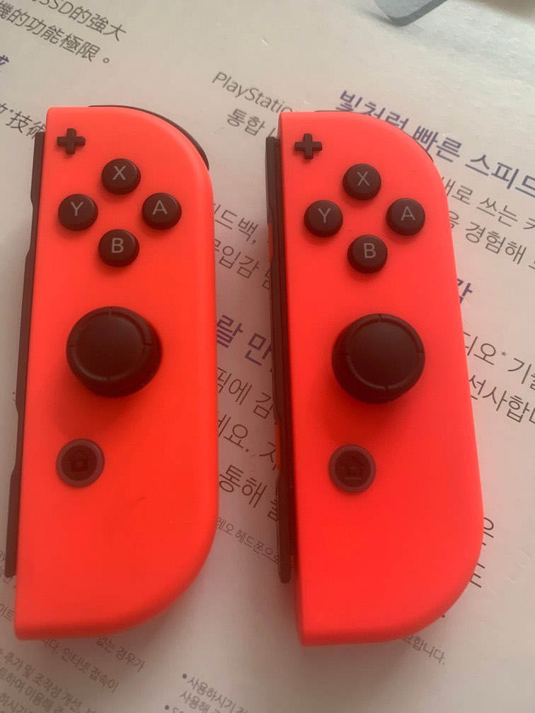 Nintendo Switch Joycon right side, Video Gaming, Gaming Accessories, Controllers on Carousell
