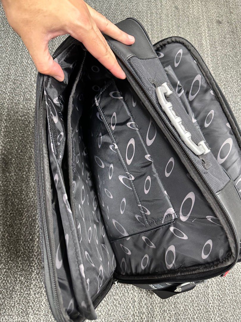 Oakley laptop bag, Computers & Tech, Parts & Accessories, Laptop Bags