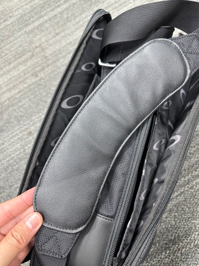 Oakley laptop bag, Computers & Tech, Parts & Accessories, Laptop Bags