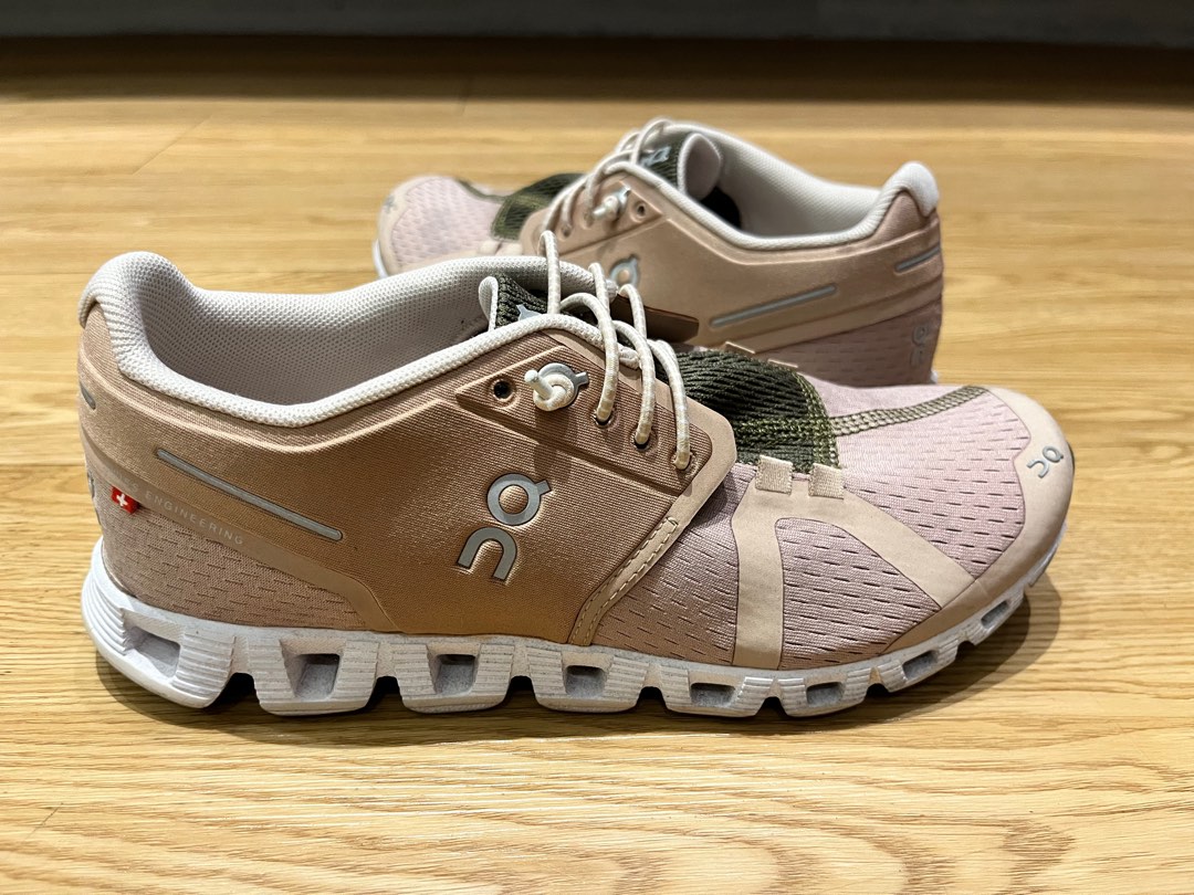 ON Women Cloud Running Shoes, Women's Fashion, Footwear, Sneakers on  Carousell
