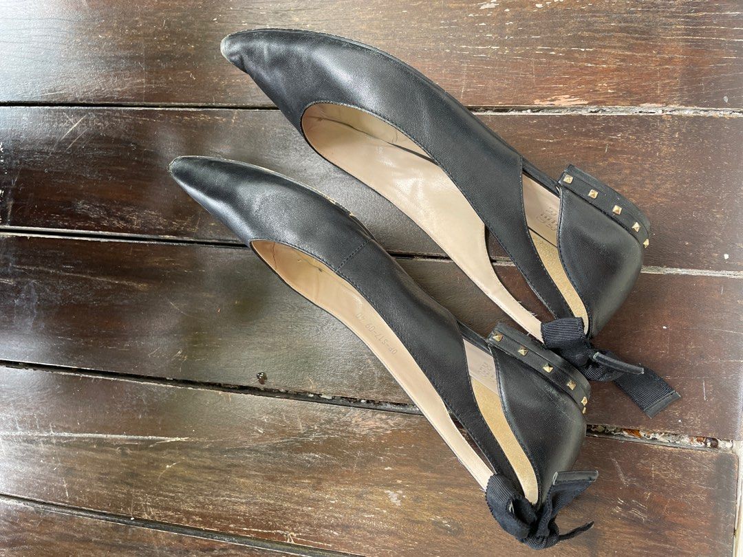 Red discount strap flats