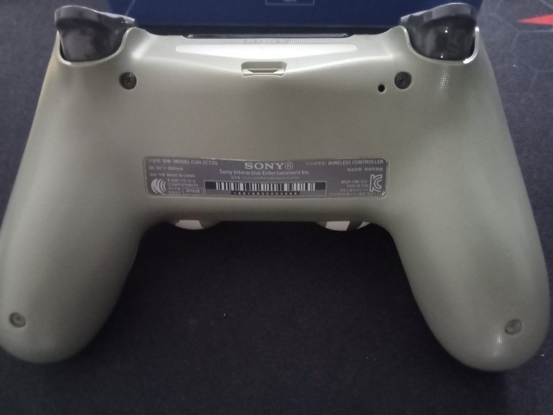 Original PlayStation 4 PS4 Controller Green Army Camo (Gen 2) With Box