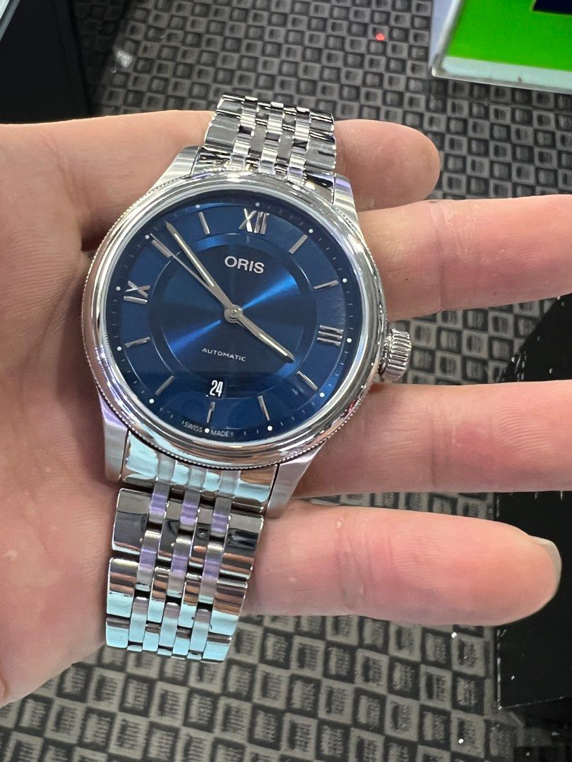Oris classic top date blue