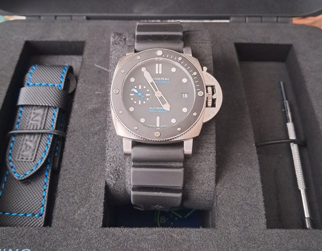 Panerai 42mm Submersible (Category: Luxury Watches) located in Mandaluyong City. Submitted by 88nac (Listing ID 1240153433, Image 1). Description: For sale: Panerai 683 42mm Foreign AD - 2022 Full set 9.8/10 Additional photos can be requested Meet ups can be arranged.