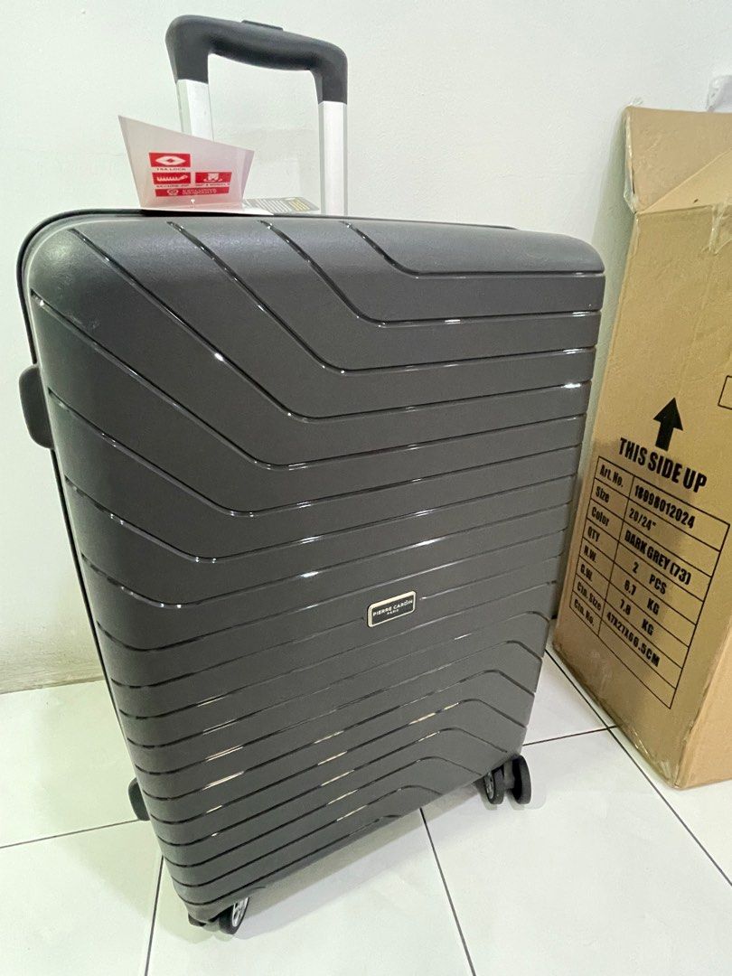FREE SHIPPING Pierre Cardin 24 Luggage
