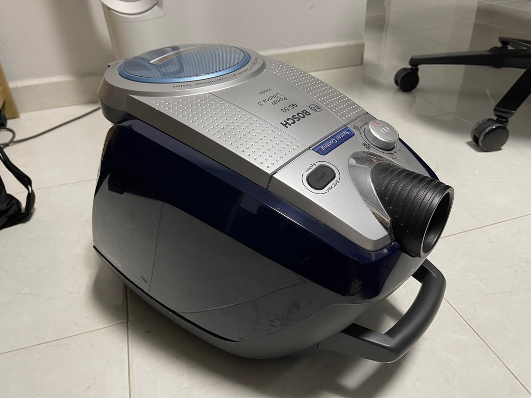 Pre owned BOSCH GS50 bagless vacuum cleaner, TV & Home Appliances