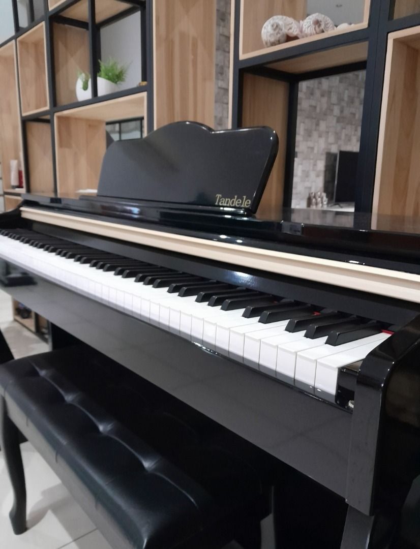 Preloved Digital Piano 88 Key Exam Graded Hammer Weighted