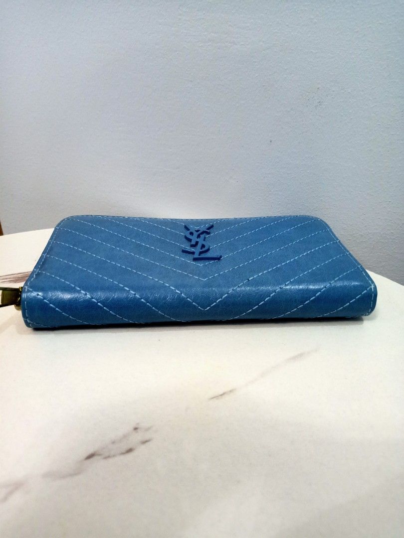 Preloved YSL Long Wallet (Category: Luxury Bags & Wallets) located in Cebu City. Submitted by day.98 (Listing ID 1240086107, Image 3). Description: from USA genuine leather coded & etikita no flaws with box.