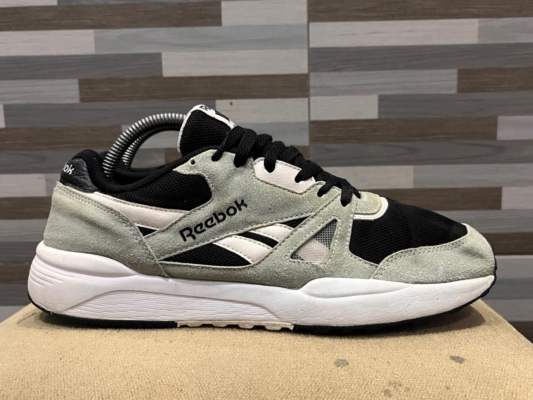 reebok classic royal flag