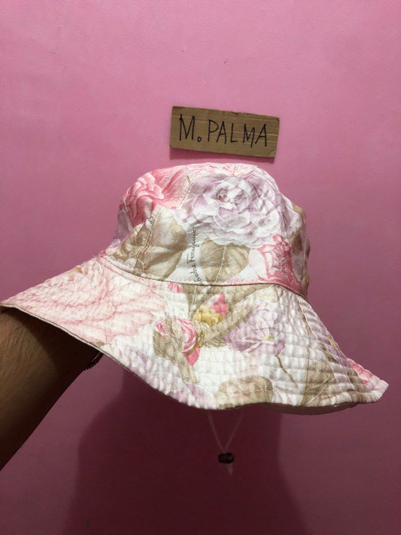 Salvatore ferragamo hat reversible with lace as new, Women display picture 2