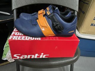 SANTIC SHOES NON CLEATS FOR FLAT PEDAL MTB OR ROAD BIKE FOR SALE!