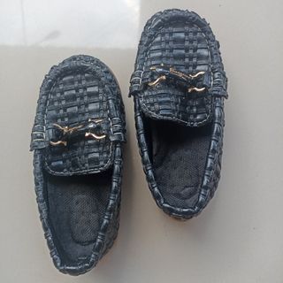 Sepatu anak