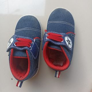 Sepatu anak