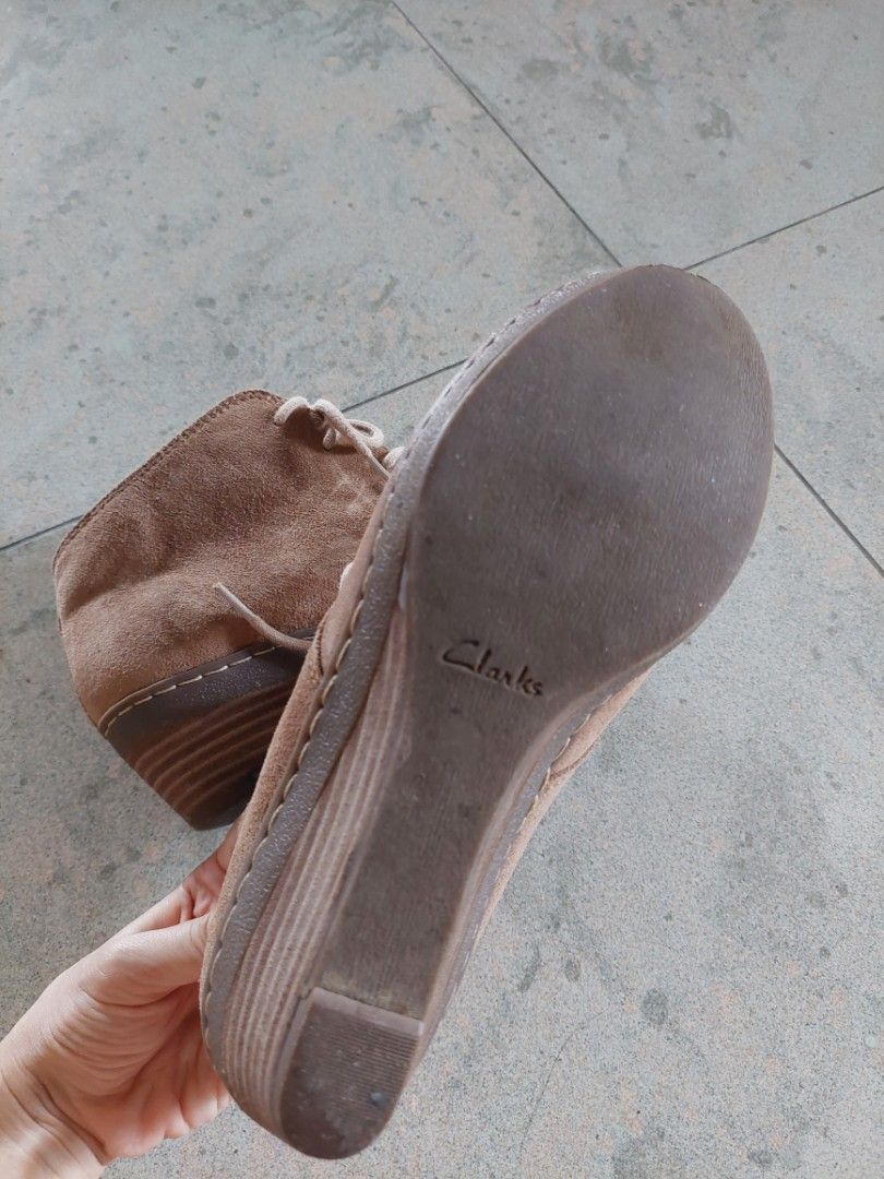 Shoes (Category: Boots) located in Singapore. Submitted by littleharmony (Listing ID 1240169578, Image 4). Description: .