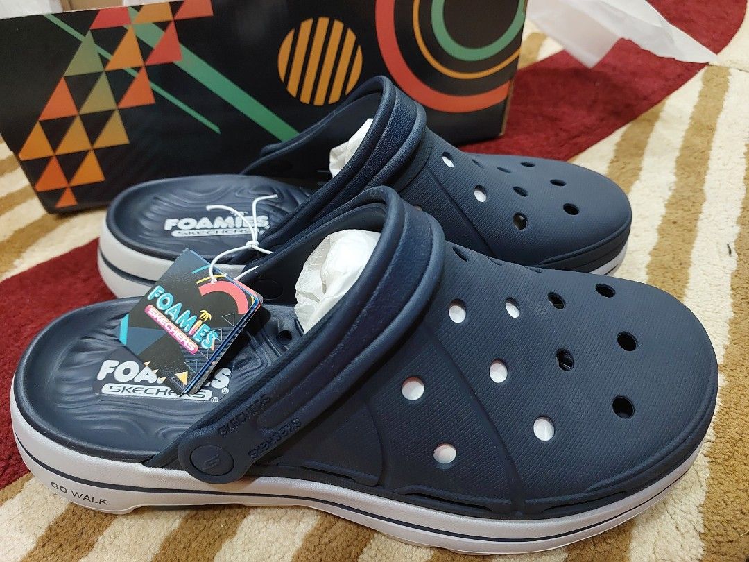 Skechers go deals walk vs crocs
