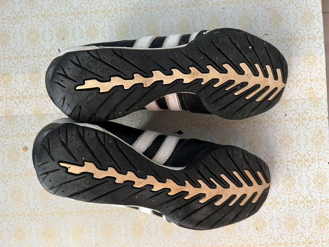 Adidas top goodyear cafe