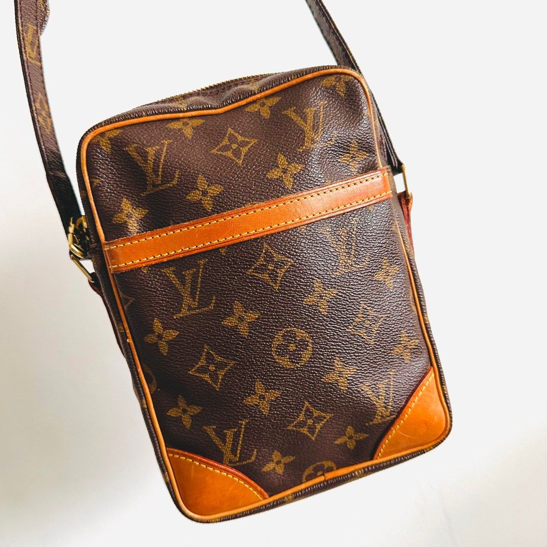 RARE Vintage Louis Vuitton Bucket Bag Small PM Monogram, Luxury, Bags &  Wallets on Carousell