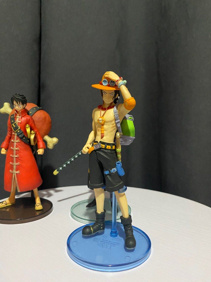 Styling One Piece (Category: Figurines & Statues) located in Bangued. Submitted by casinoalcohol (Listing ID 1240210242, Image 3). Description: Styling One Piece •Ace •Luffy •Law Selling as set only. Items are in good condition except for Law’s sword. Please message me for more pictures and details. Thank you!.