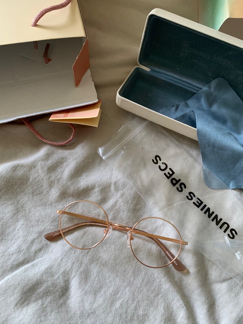 Sunnies Specs on Carousell