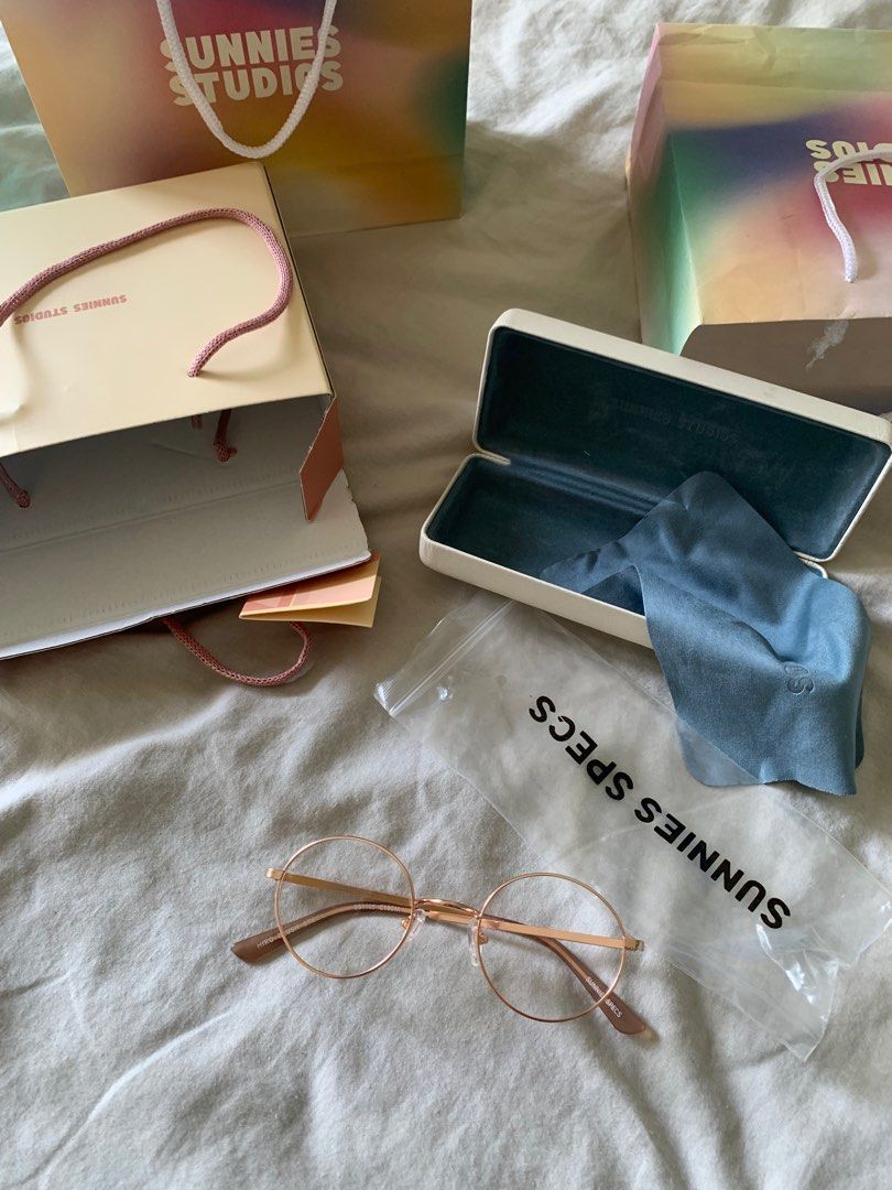 Sunnies Specs on Carousell