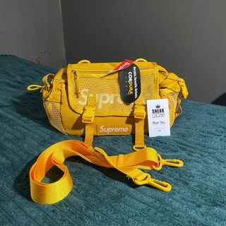 FW18 SUPREME WAIST BAG YELLOW fanny pack authentic limited. Great