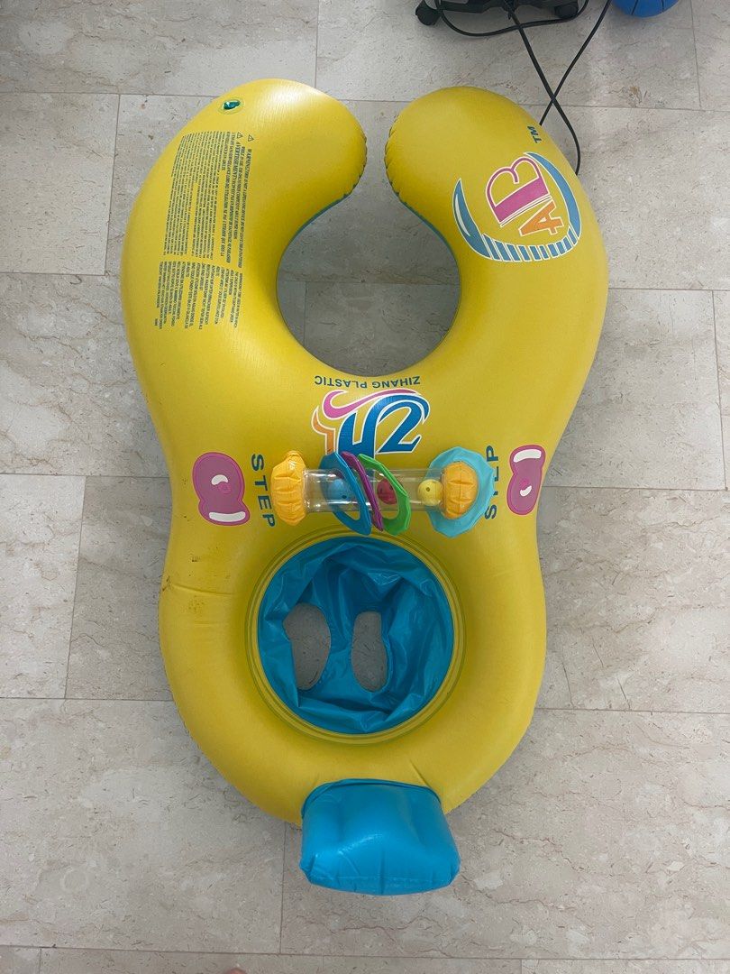 Swim float (Category: Kids Toys) located in Singapore. Submitted by money_08 (Listing ID 1240126913, Image 1). Description: Swim float. Kept at store room, used 1 times only.