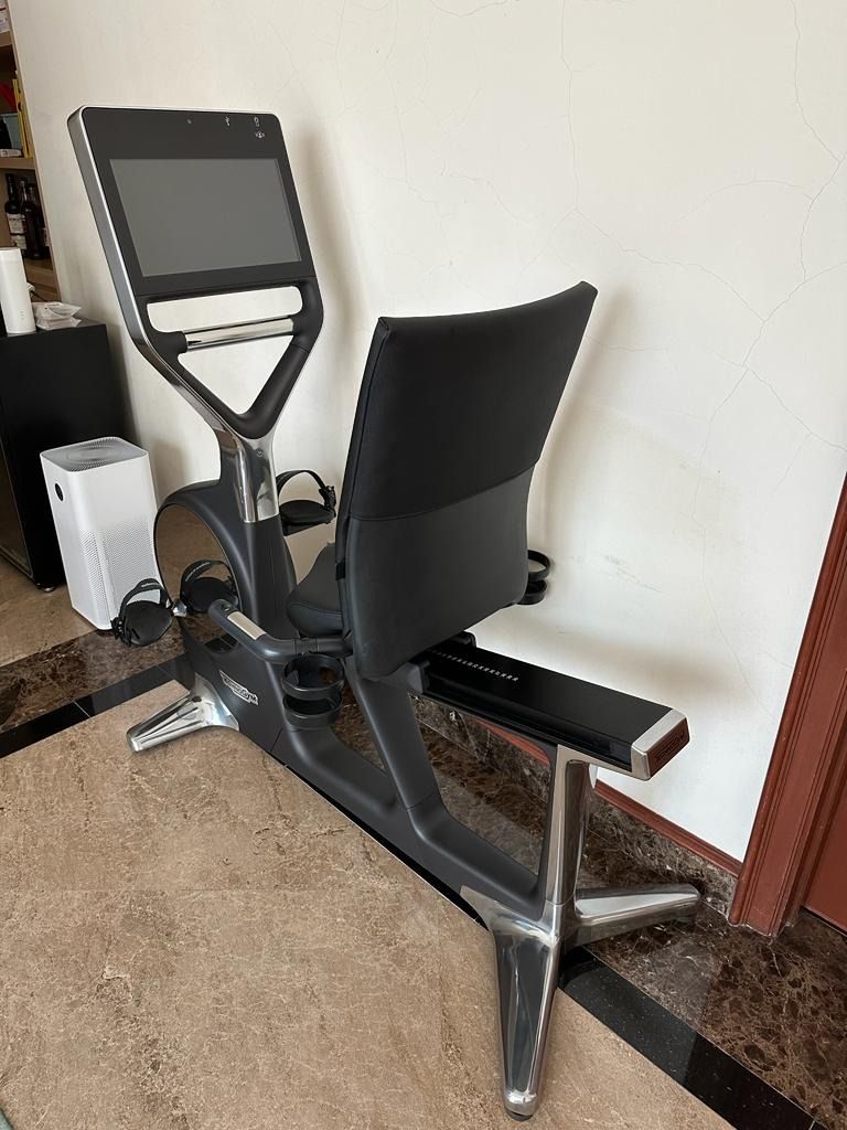 Technogym recumbent hotsell exercise bike