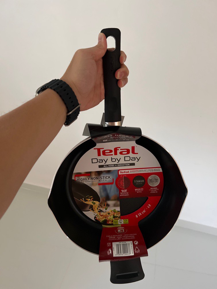 Tefal 28cm nonstick wok, Furniture & Home Living, Kitchenware