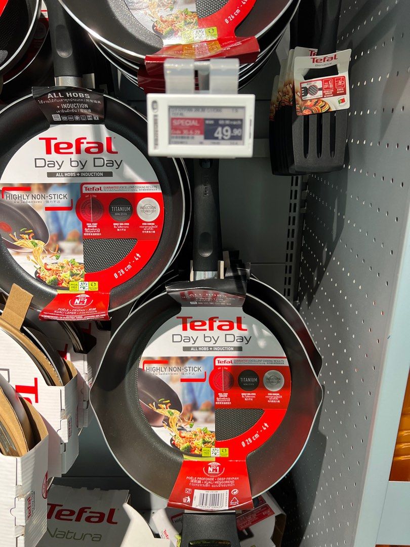 Tefal 28cm nonstick wok, Furniture & Home Living, Kitchenware