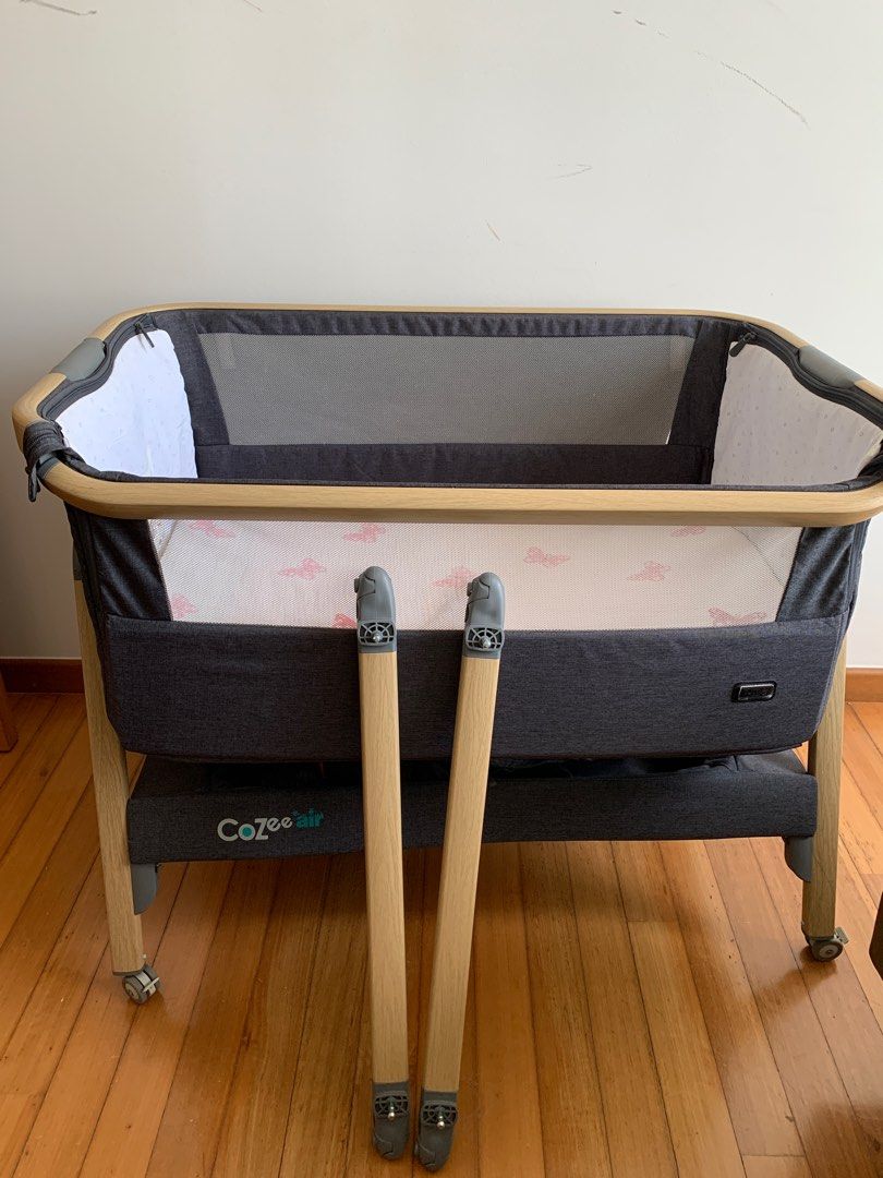 Tutti bambini cozee baby crib with rocker attachment, Babies & Kids