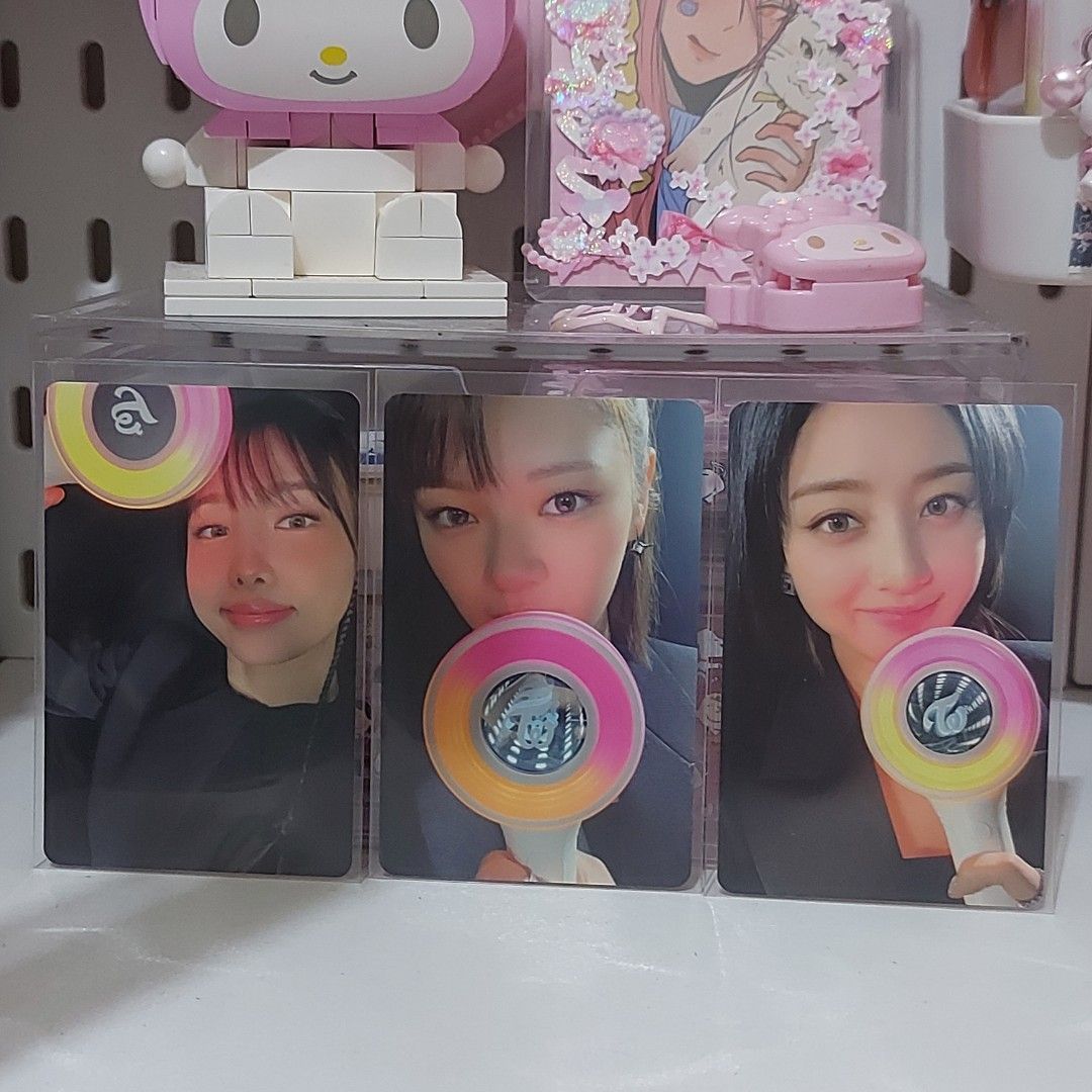 twice nayeon jeongyeon jihyo momo mina dahyun candy bong infinity