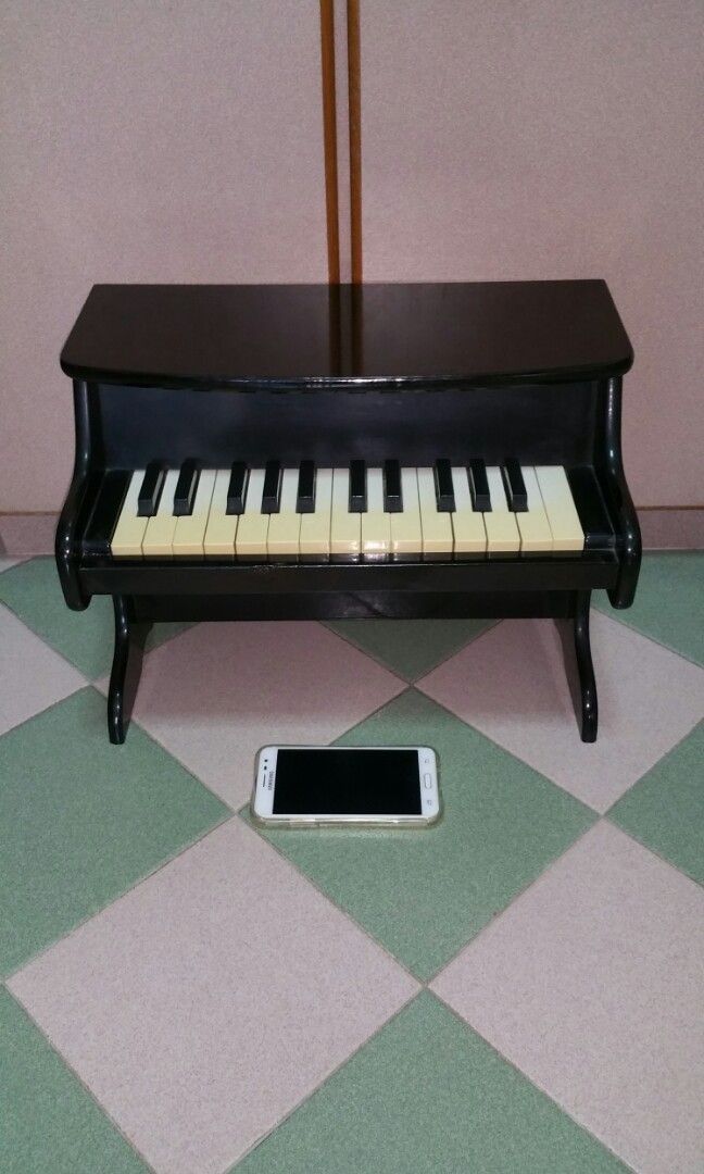 Very store small piano