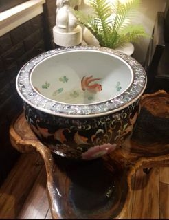 Vintage Chinese Porcelain Fishbowl 🪷