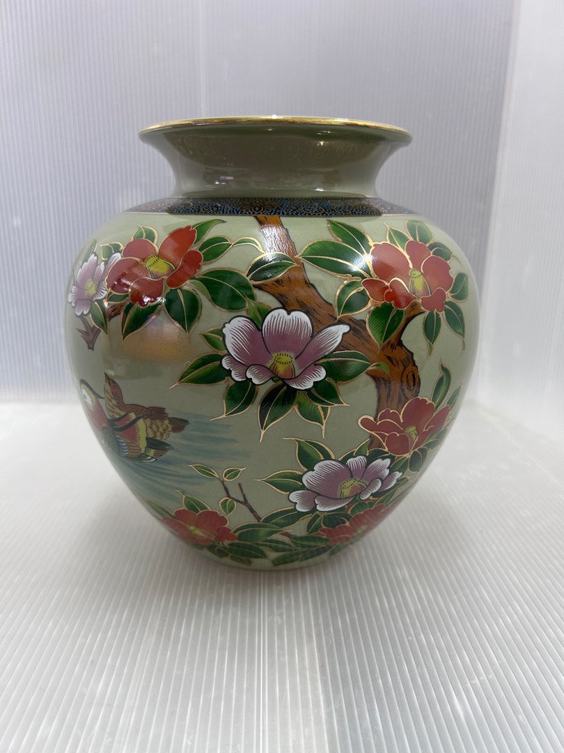 Vintage Kutani pottery vase, Hobbies & Toys, Collectibles & Memorabilia