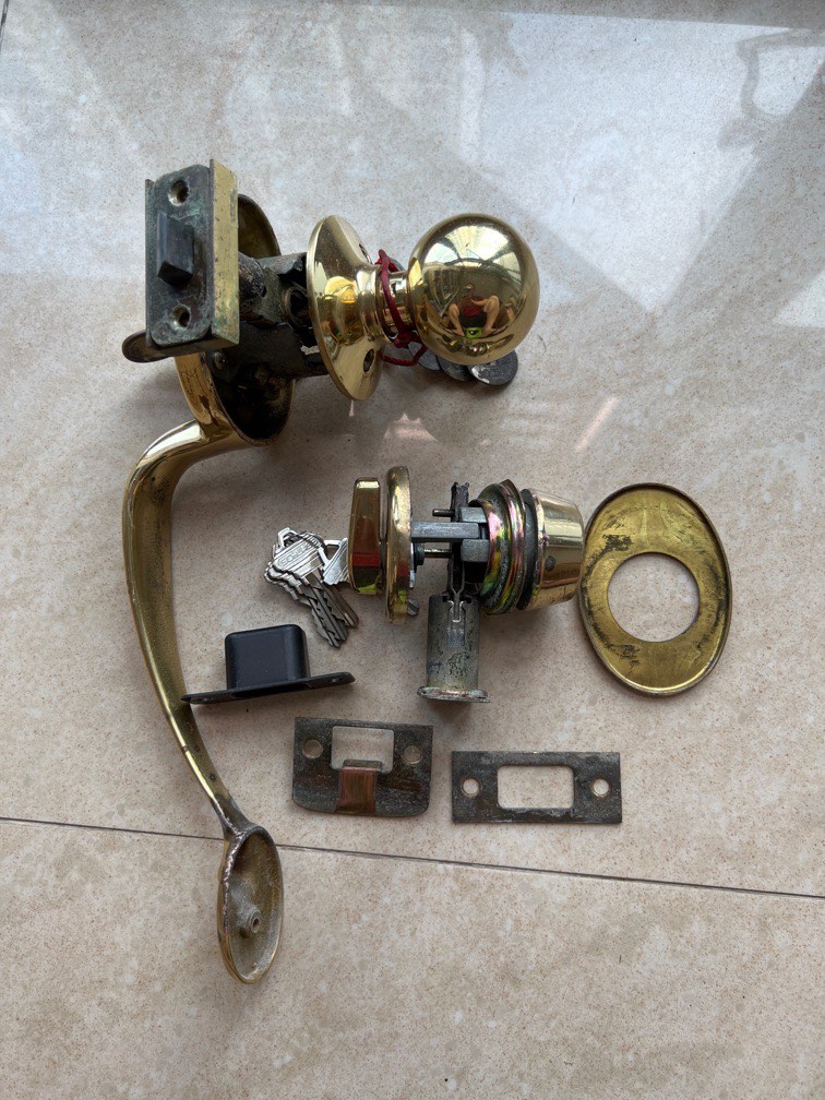 SCHLAGE wood door lock, Furniture & Home Living, Security & Locks