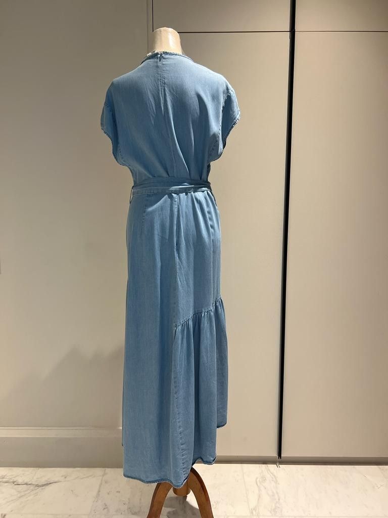 Zara woman premium denim collection dress V neck dress with hidden back zip., Women's Fashion, Dresses & Sets, Dresses on Carousell Zara woman premium denim collection dress V neck dress with hidden back zip., Women's Fashion, Dresses & Sets, Dresses on Carousell