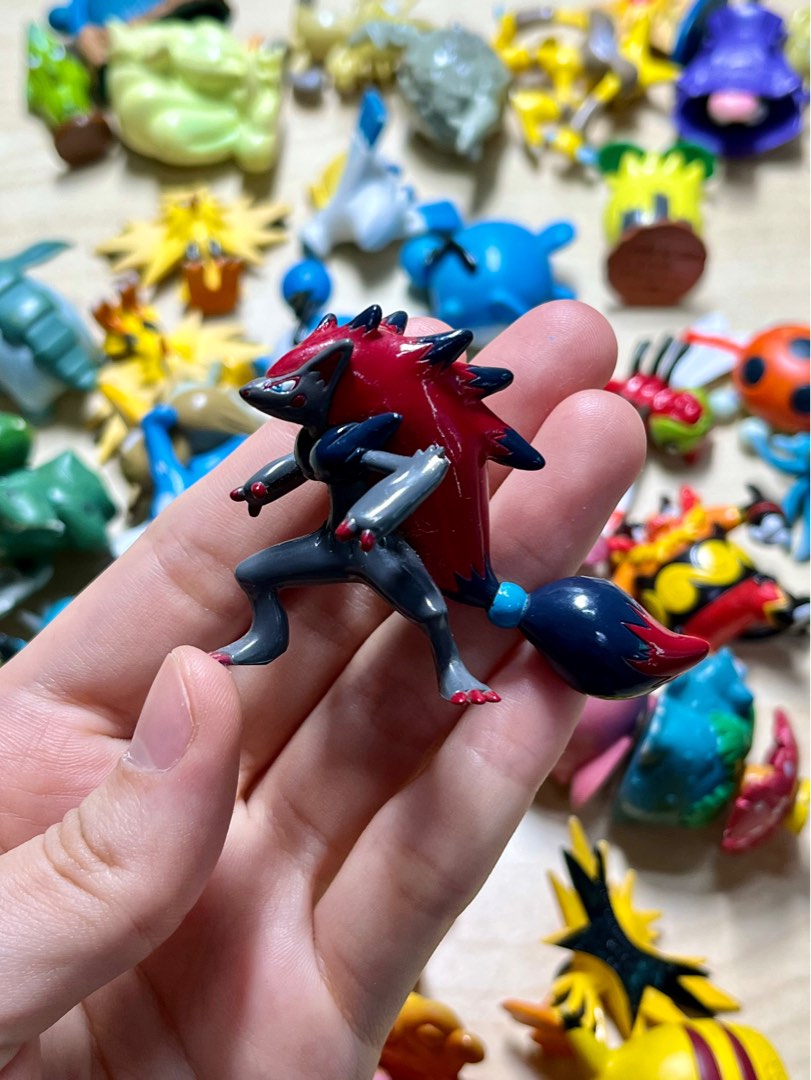 Zoroark Pokemon Figure