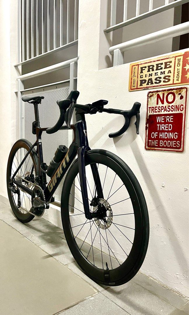 2023 Giant Propel Advance Pro 0 Di2 12 speed Sports Equipment