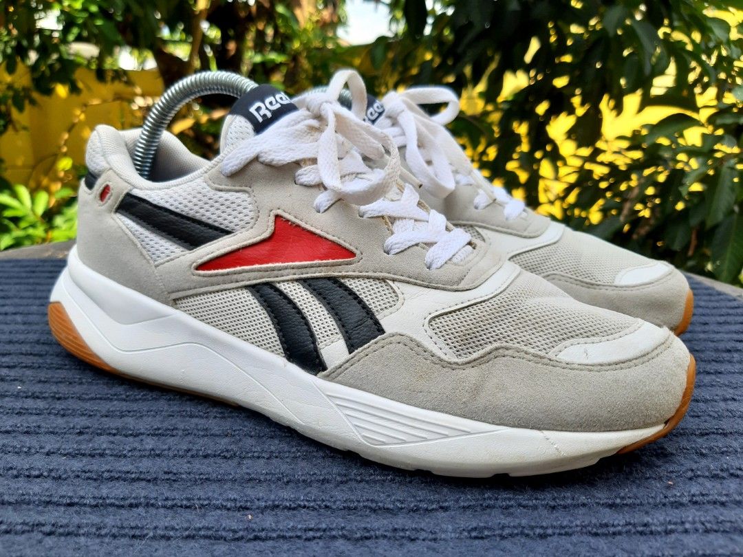 Reebok store royal dashonic