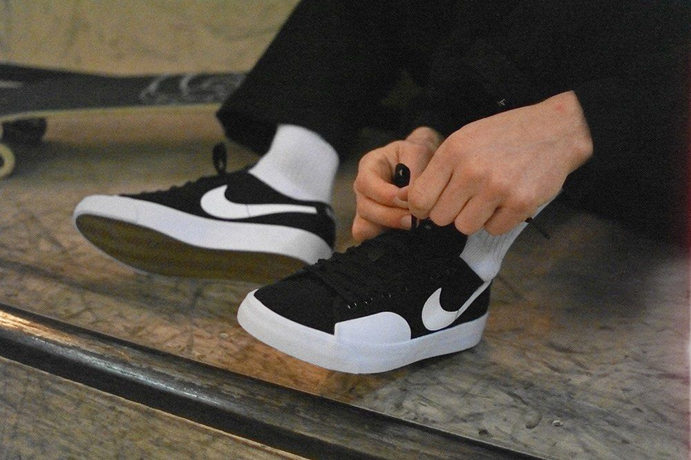 nike sb blzr court on feet