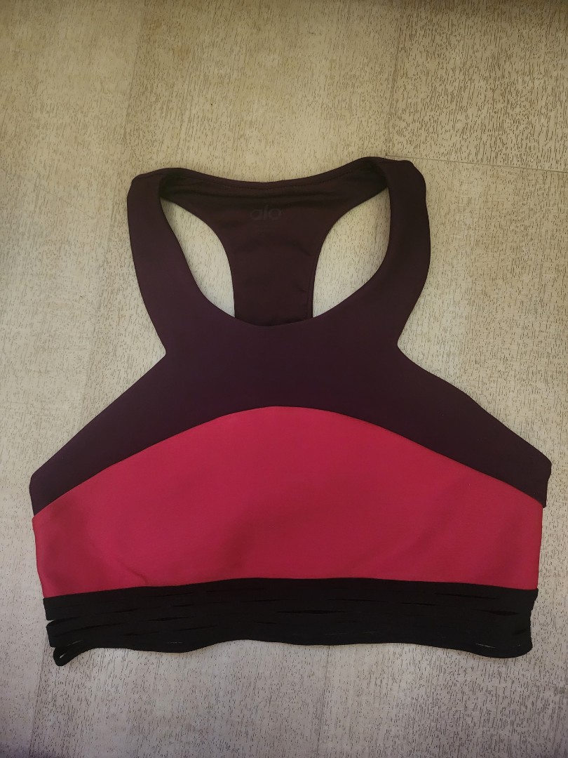 Bnwt Alo yoga vapor splendor gingham bra and 4 shorts, Women's Fashion,  Activewear on Carousell